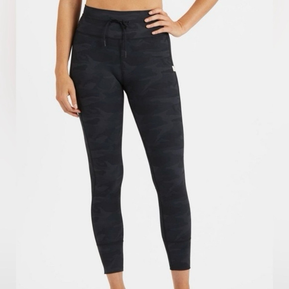 New Vuori Camo Daily Leggings